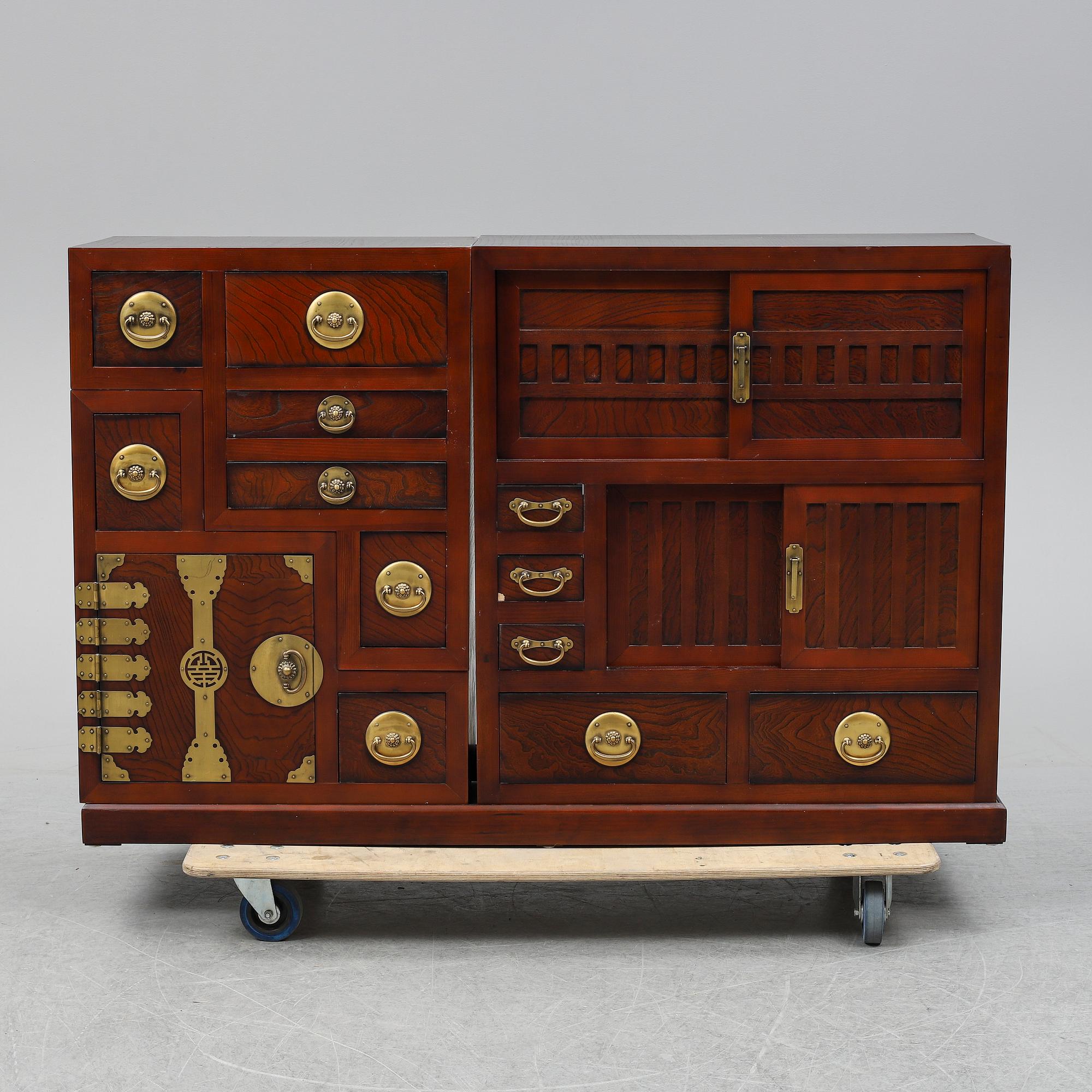 A second half of the 20th Century 3 pcs step tansu.