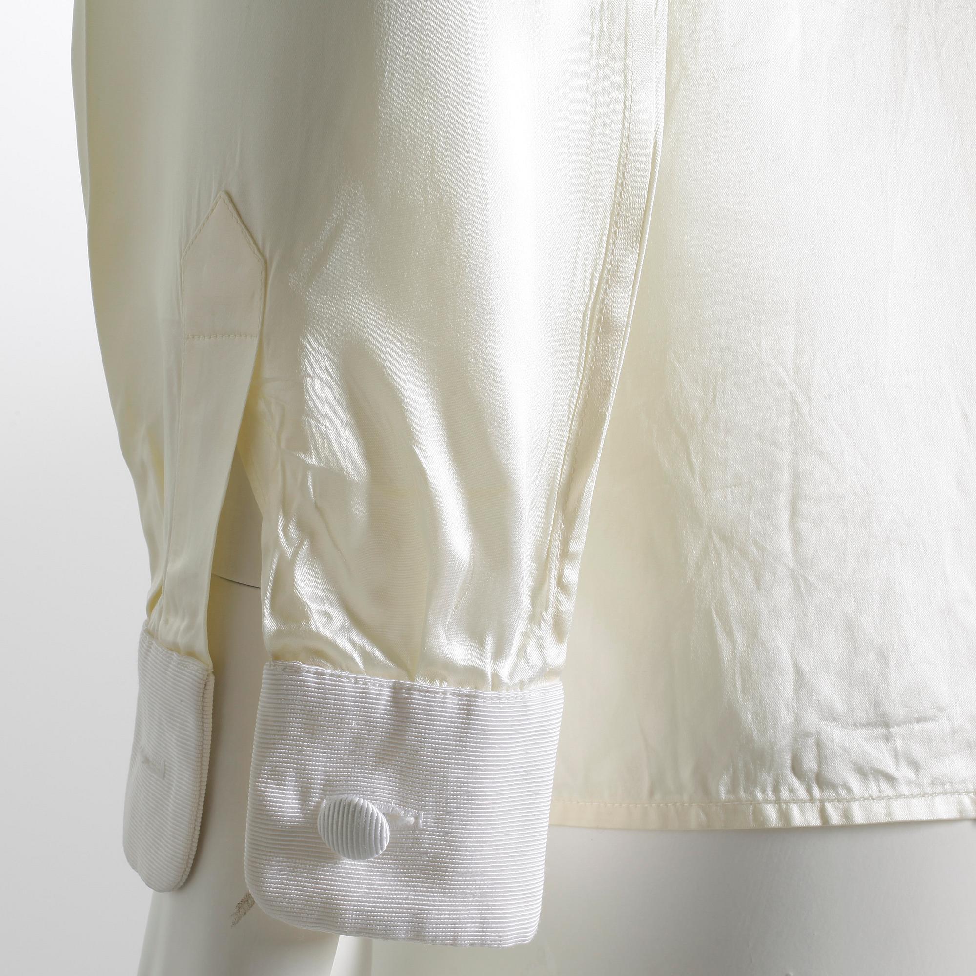 BLUS, Yves Saint Laurent.