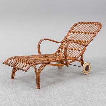 A MID 20TH CENTURY SUNCHAIR.