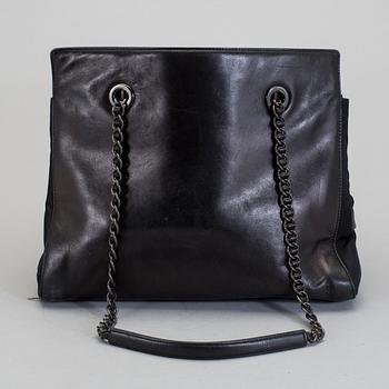 VÄSKA, Prada.