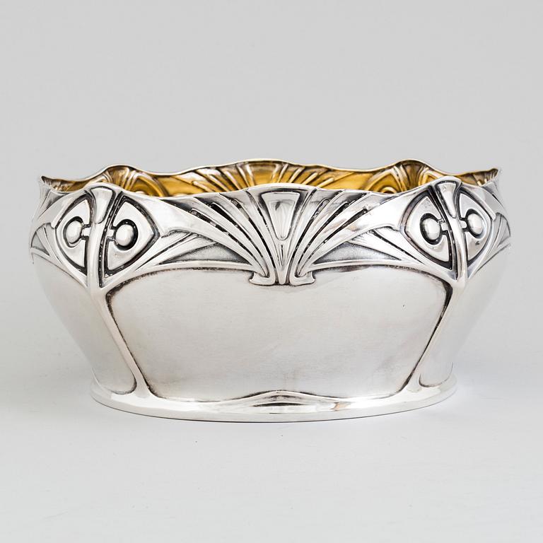 A Swedish Art Nouveau parcel-gilt silver centerpiece bowl, maker's mark CF Carlman, Stockholm 1907.