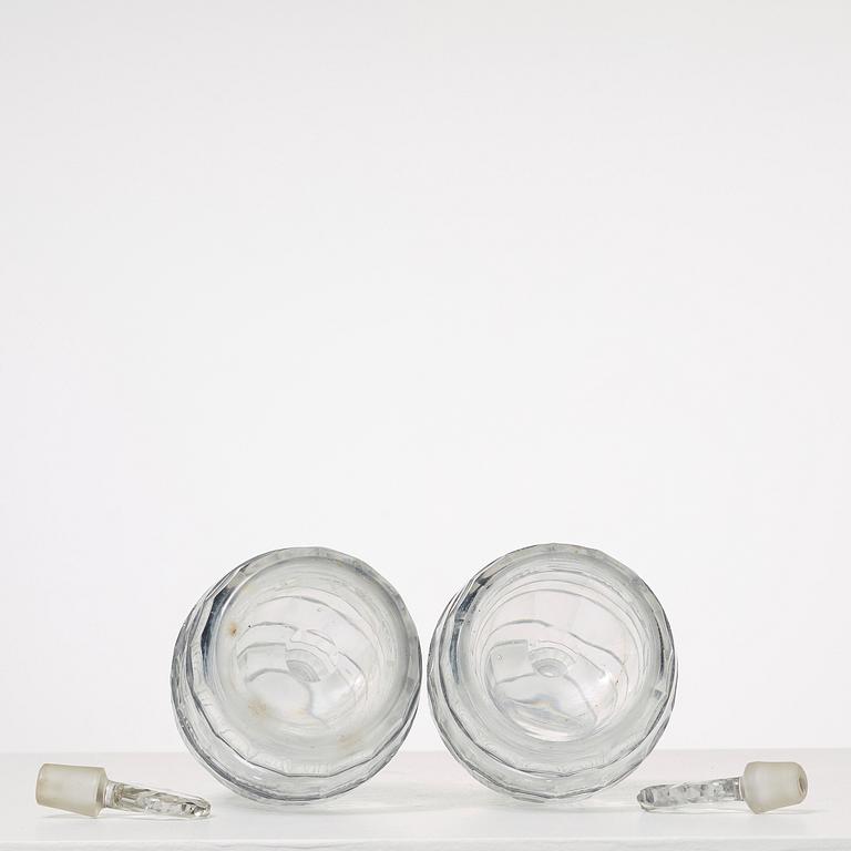 KARAFFER, ett par, glas, 1800-tal.