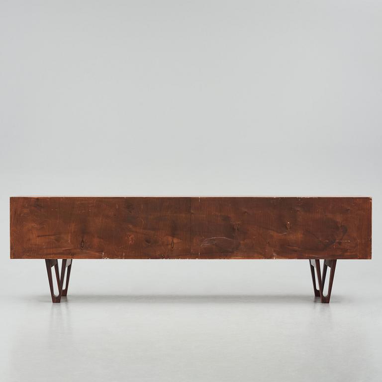 Ib Kofod-Larsen, sideboard, modell "501" ur "Ib 500"-serien, Seffle Möbelfabrik 1960-tal.