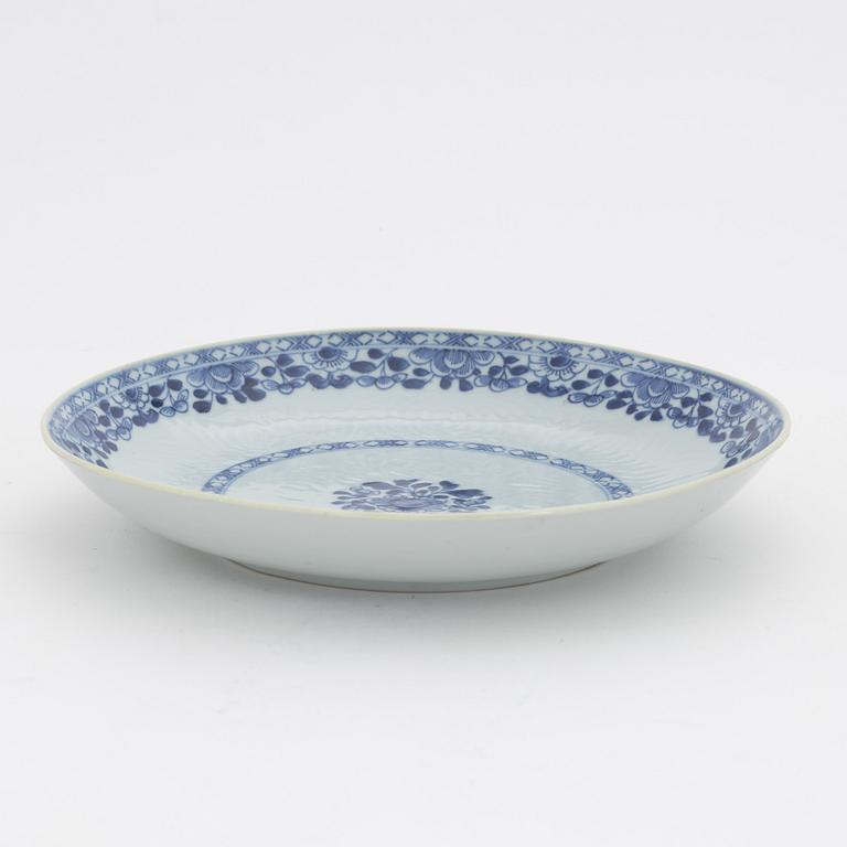 A blue and white dish, Qing dynasty, Qianlong (1736-95).