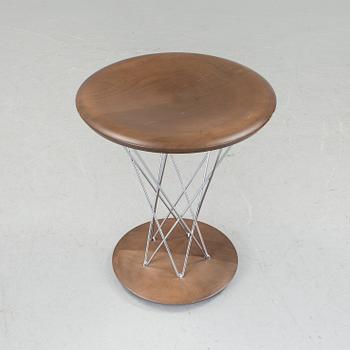ISAMU NOGUCHI, pall "High Rocking Stool", Vitra Design Museum, Knoll Studio, 2001.
