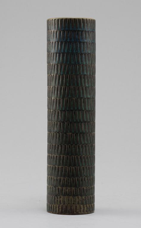 VAS, stengods, Stig Lindberg, Gustavsberg, signerad med studiohanden, omkring 1900-talets mitt.