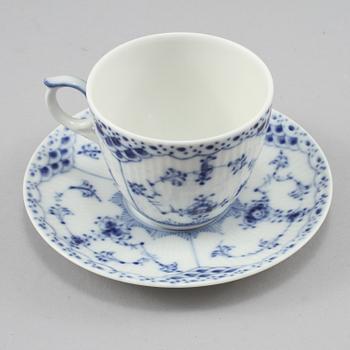 KAFFESERVISDELAR, 14 delar, "Musselmalet", Royal Copenhagen, 1900-talets andra hälft.