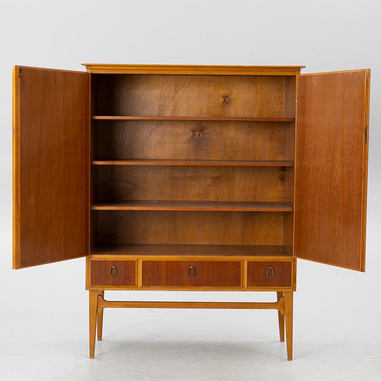 Skåp, 1900-talets mitt.