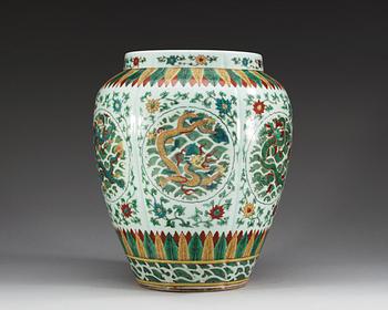 A Chinese Wucai pot in Ming style, 20th Century.