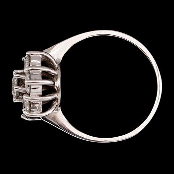 RING, 14 k guld, briljantslipade diamanter tot ca 1.32 ct.