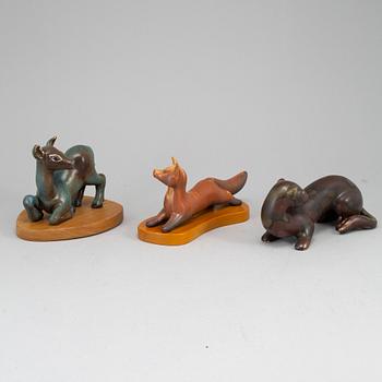 GUNNAR NYLUND, figuriner, 3 st, stengods, Rörstrand. - Bukowskis