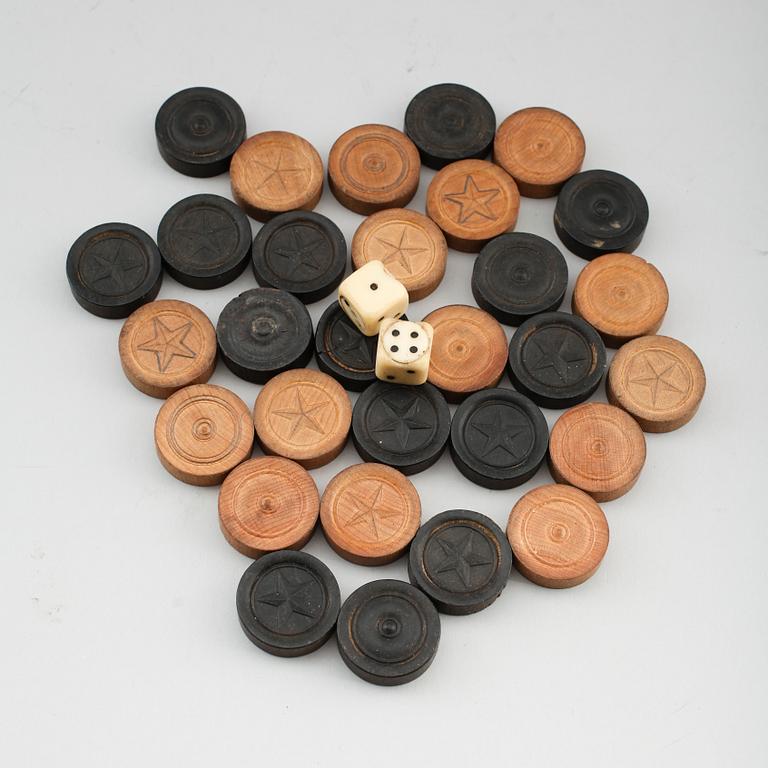 SPELMARKER, trä, 30 st och tärningar, ben, 2 st, 1800-tal.