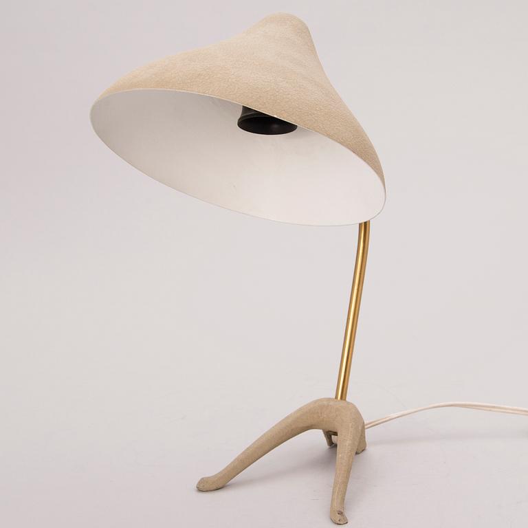 A mid 20th Century model 11-27 table lamp by Idman.