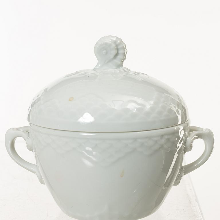 Bing & Grøndahl, mat- och kaffeservis, porslin, 69 delar, "Elegance", Danmark.