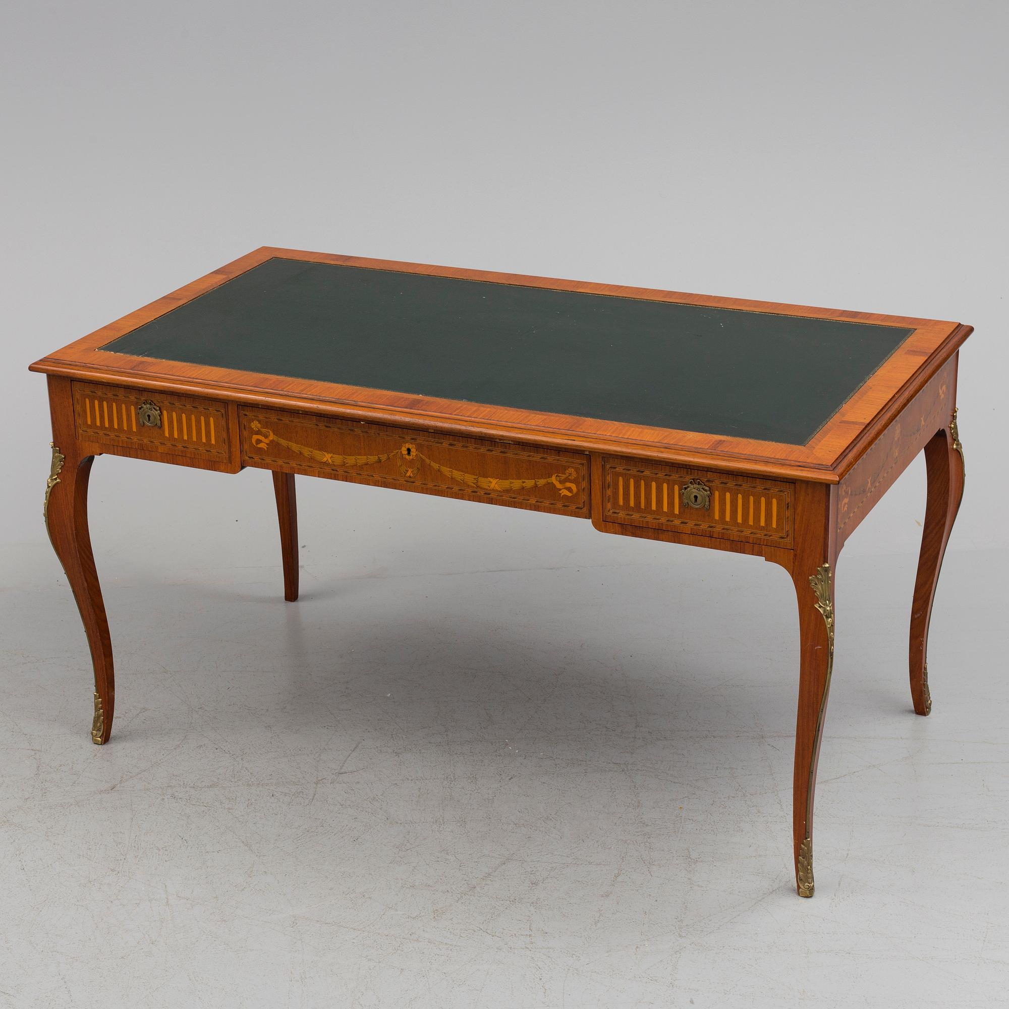 A rococo style writing desk, first half 20th century.