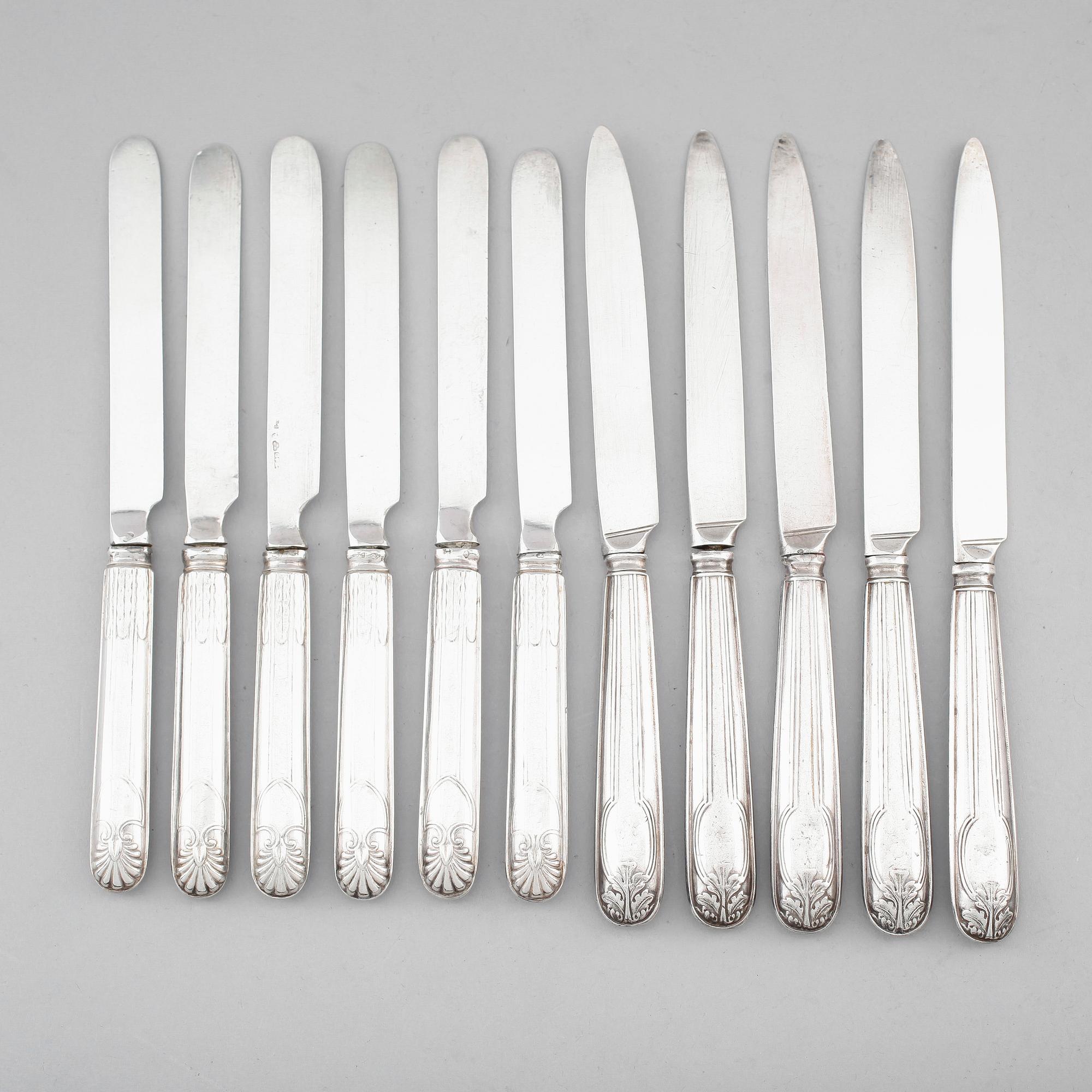 FRUKTKNIVAR, 11 st (5+6), snarlika, silver, 1800-talets första hälft. Vikt ca 418 gram.