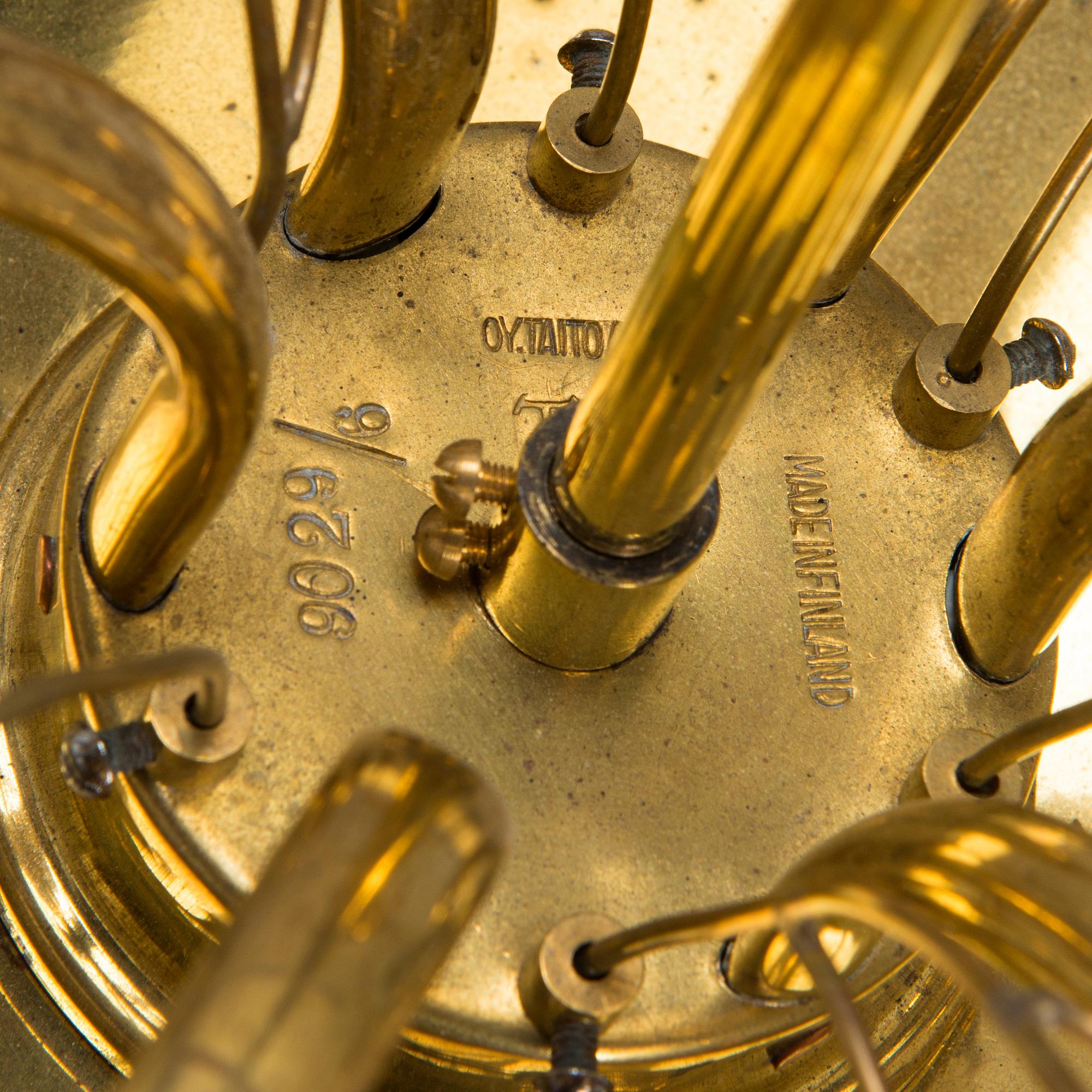 Paavo Tynell, A mid-20th-century '9029/6' chandelier for Taito, Finland.