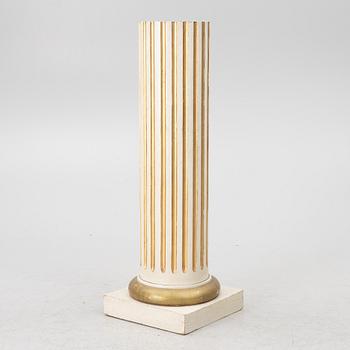 A pedestal, early 20th Century.