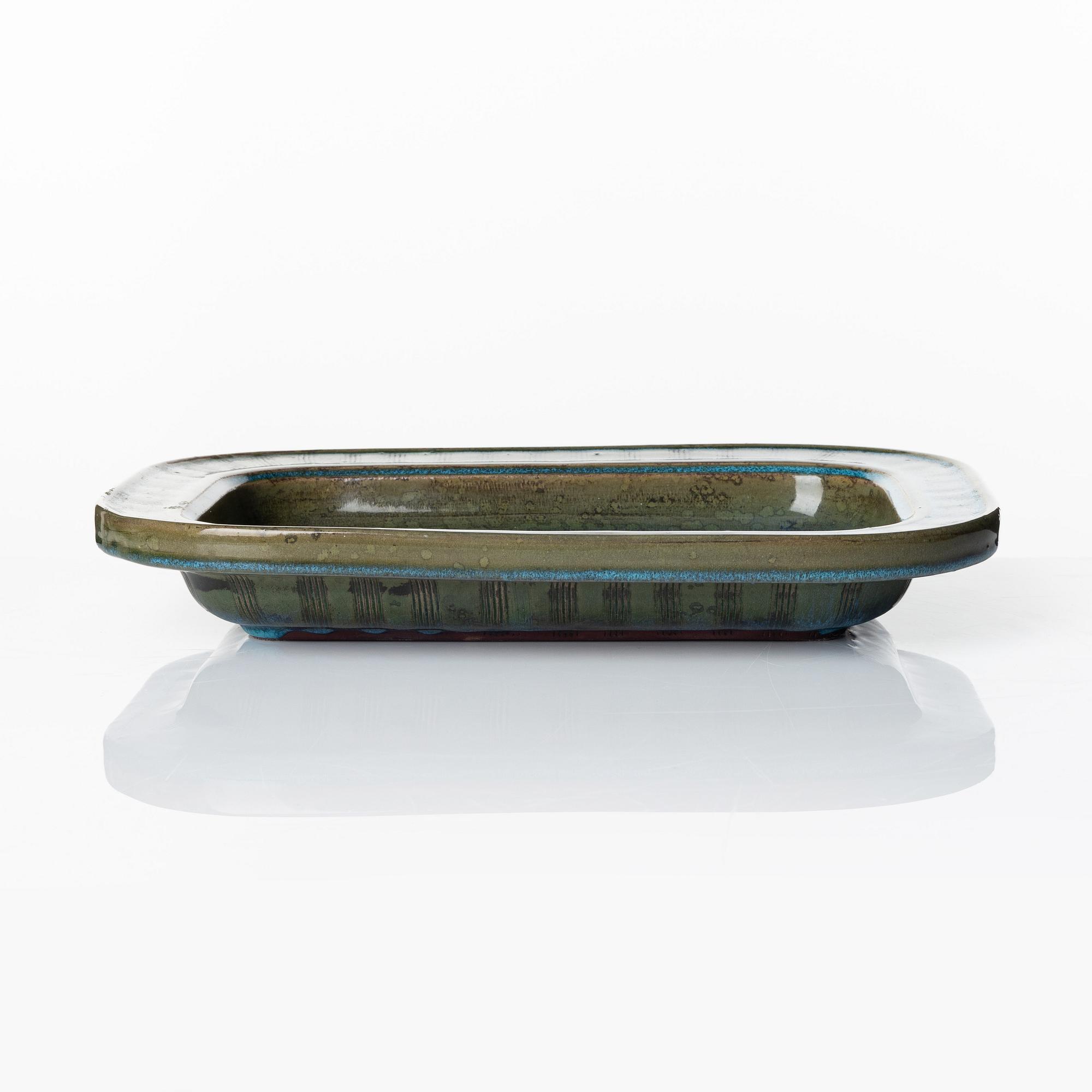 Wilhelm Kåge, a 'Farsta' stoneware dish, Gustavsberg studio, Sweden 1960.