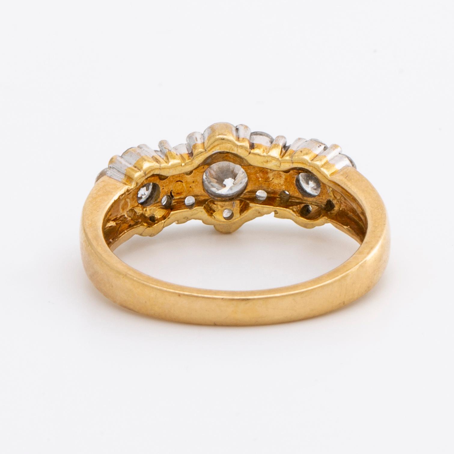 RING 18K gold and whitegold brilliant-cut diamonds approx 0,70 ct in total.
