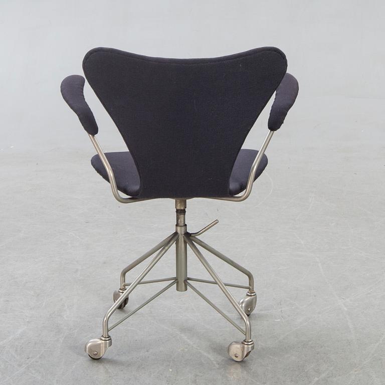 Arne Jacobsen, skrivbordsstol "Sjuan" Fritz Hansen 1958.