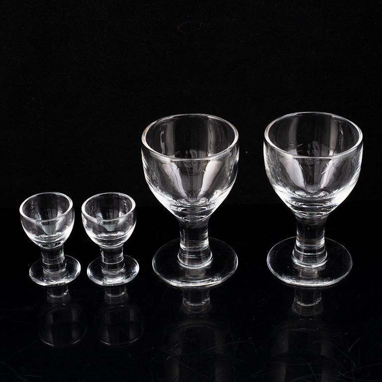SIGNE PERSSON-MELIN, vinglas, 14 st, samt snapsglas, 11 st, "Ruben", Boda glasbruk 1960-70-tal.