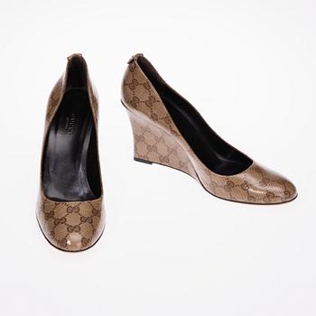 SKOR, Gucci.