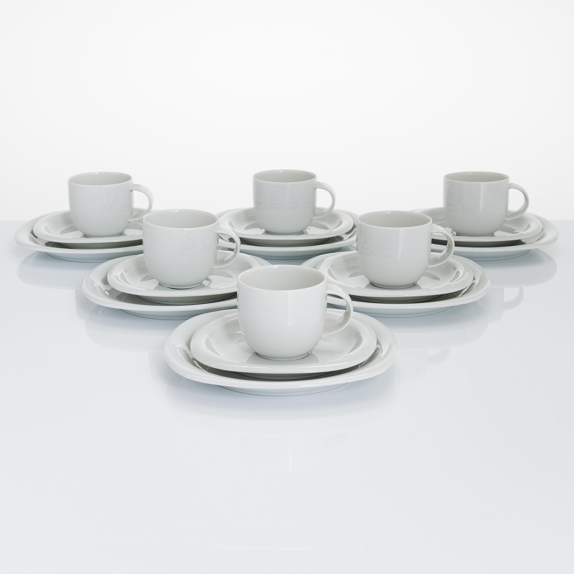 Timo Sarpaneva, A 74-piece 'Suomi' tableware set in porcelain, Rosenthal Studio-linie, 1980s. Design year 1976.