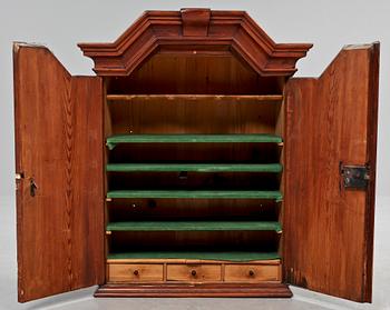 HÄNGSKÅP, 1700/1800-tal.