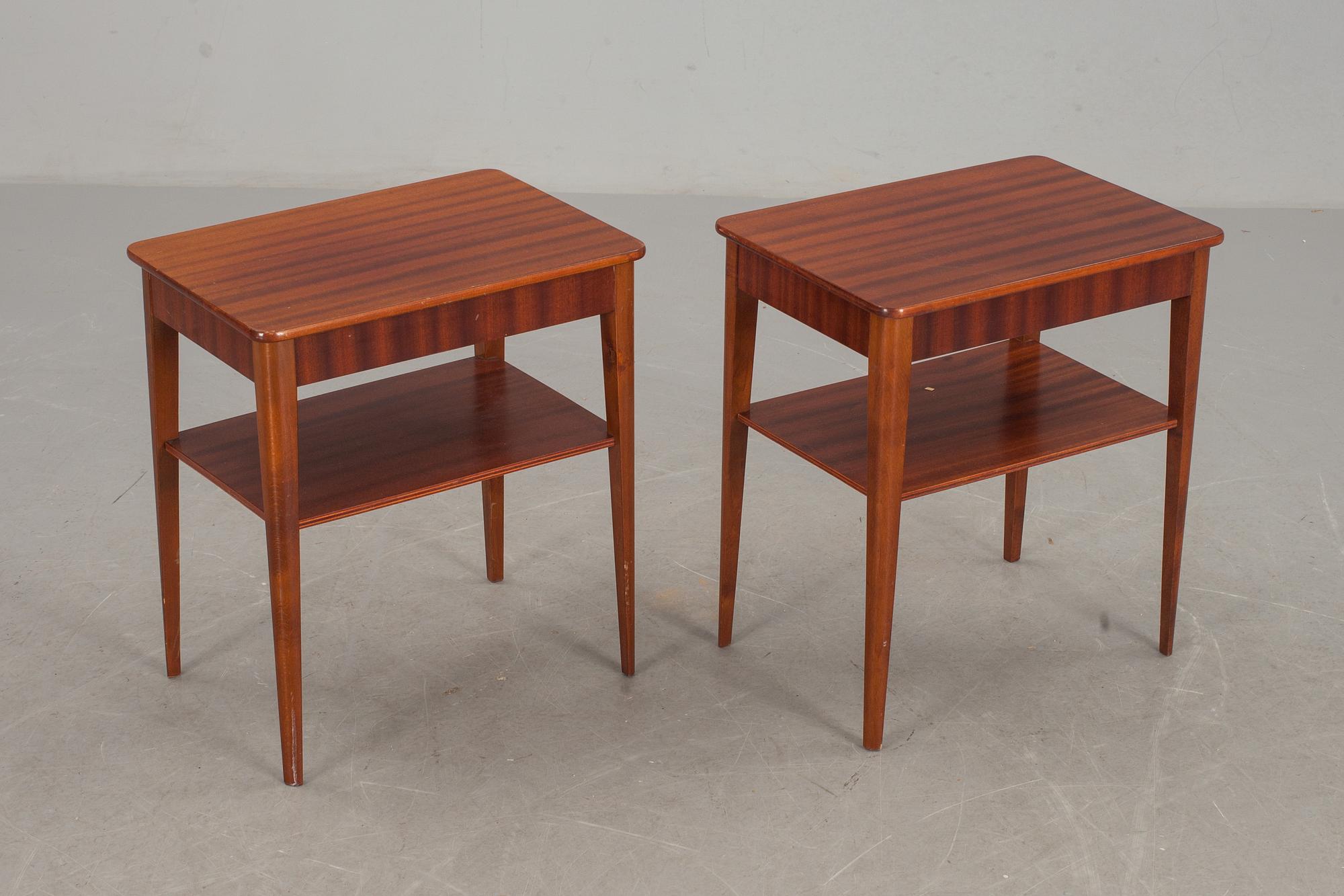 SÄNGBORD, ett par, Björknäs möbelfabrik, 1900-talets mitt.