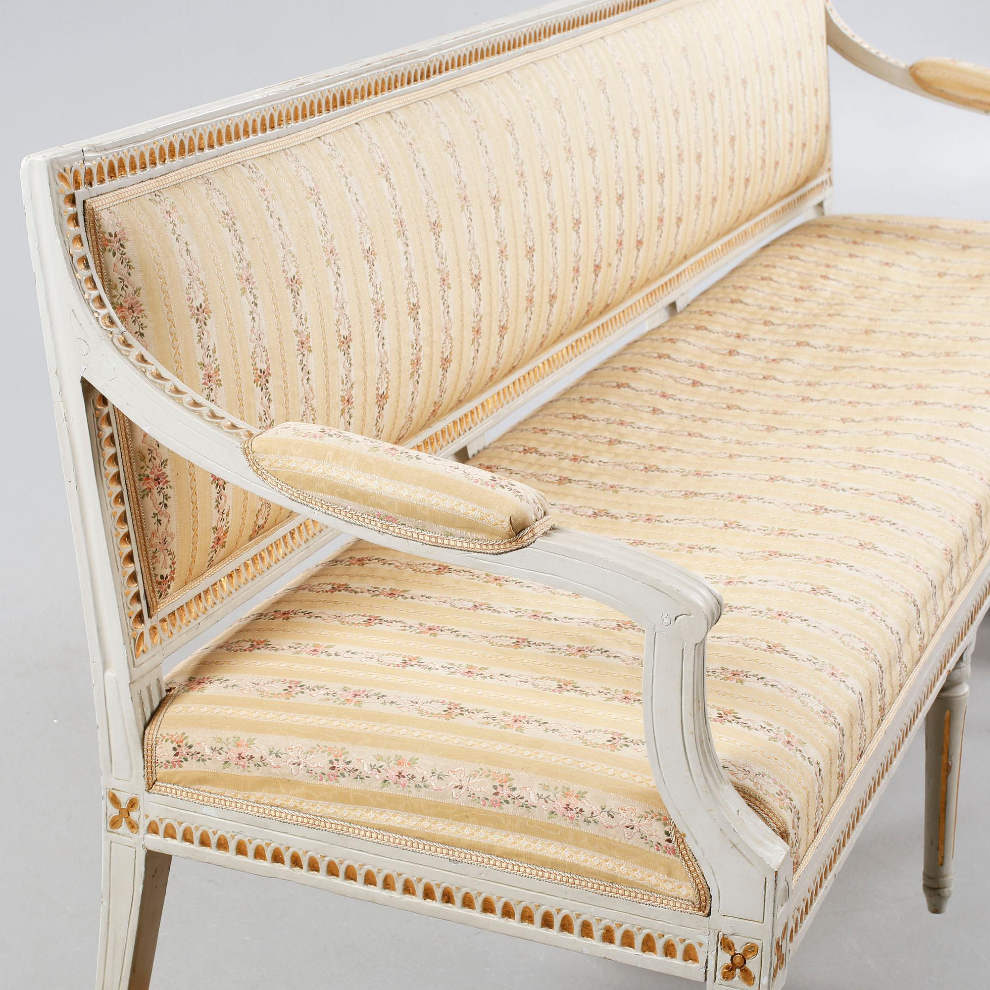 A Late 18th century gustavian sifa.