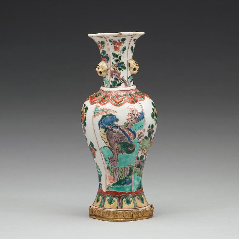 A famille verte lobed vase, Qing dynasty, Kangxi (1662-1722).