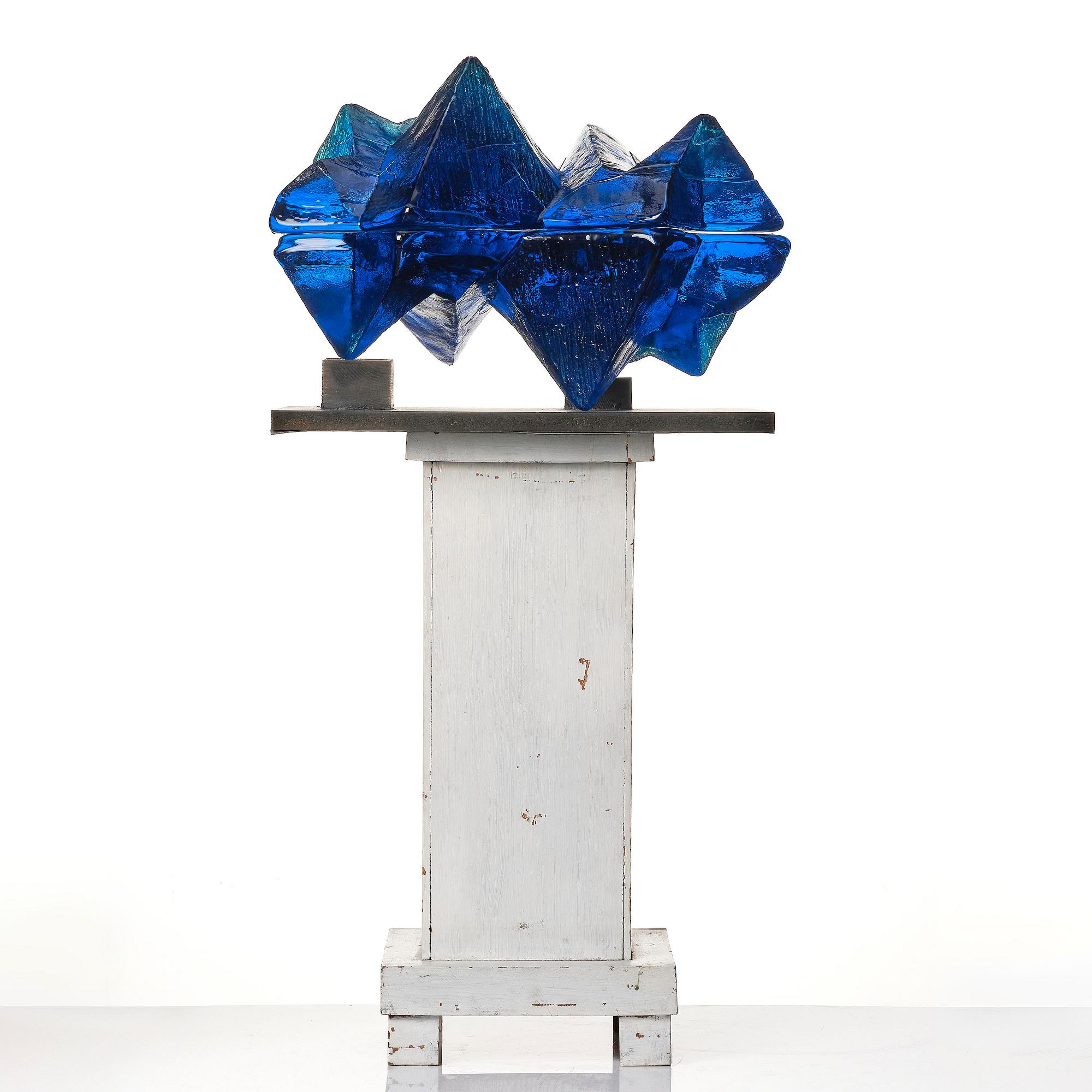 Edvin Öhrström, an "Isig prisma" (Icy prism) cast glass sculpture, Orrefors or Lindshammar glassworks, 1950s-60s.