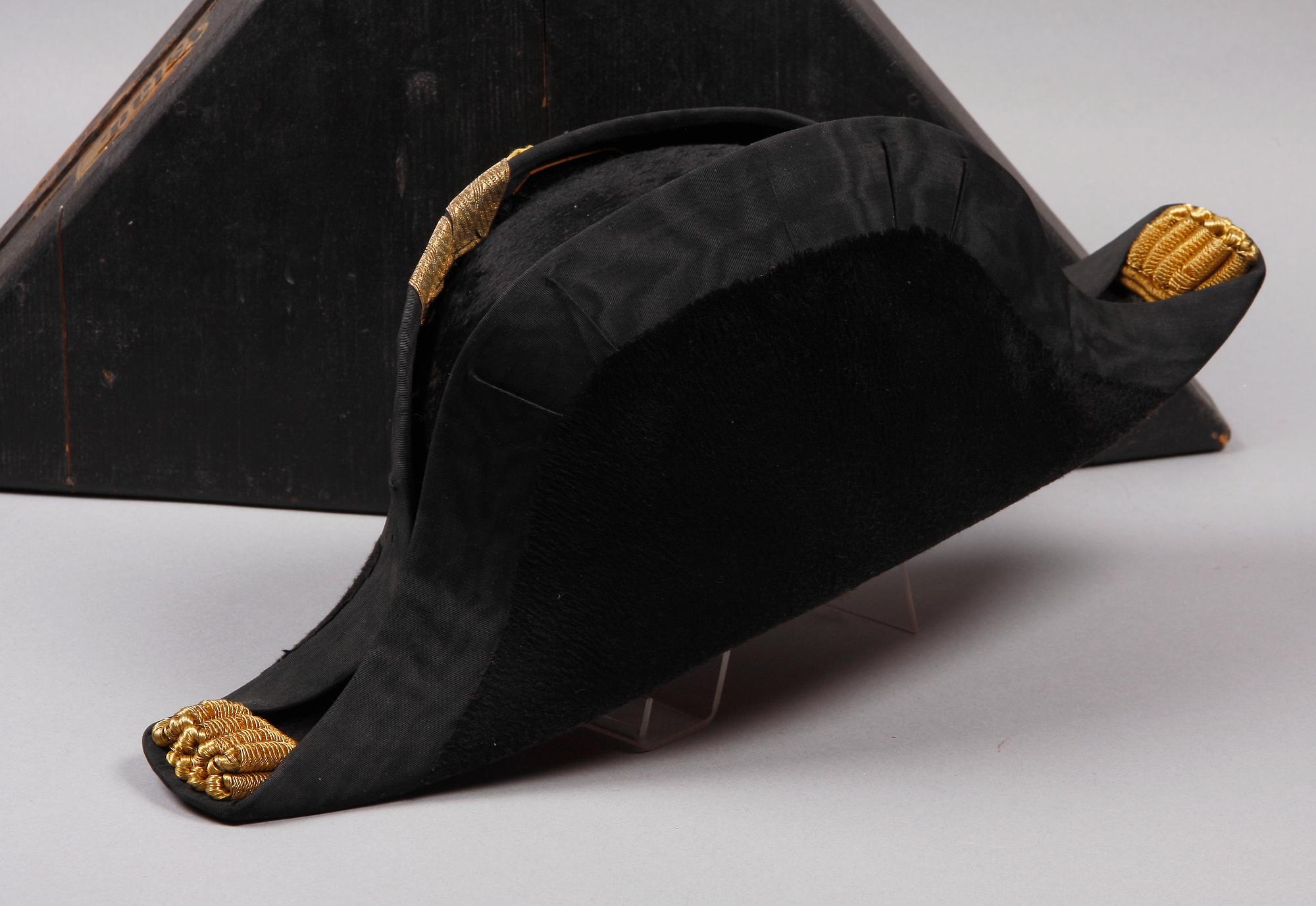 BICORNE, märkt A. Ericsson & Co, Stockholm 1900-talets början.
