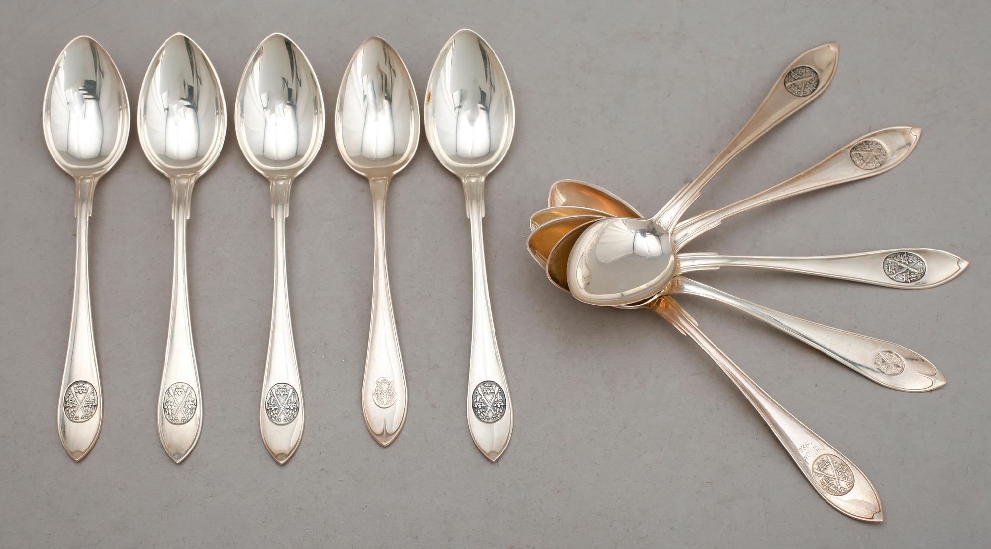 KAFFESKEDAR, 10 st, snarlika, silver, bl a CGH, Stockholm, 1939. Total vikt 220 g.