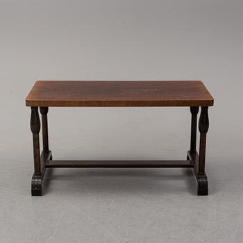 A table, propably by Reiners, Mjölby, Sweden. Dated 1940s.