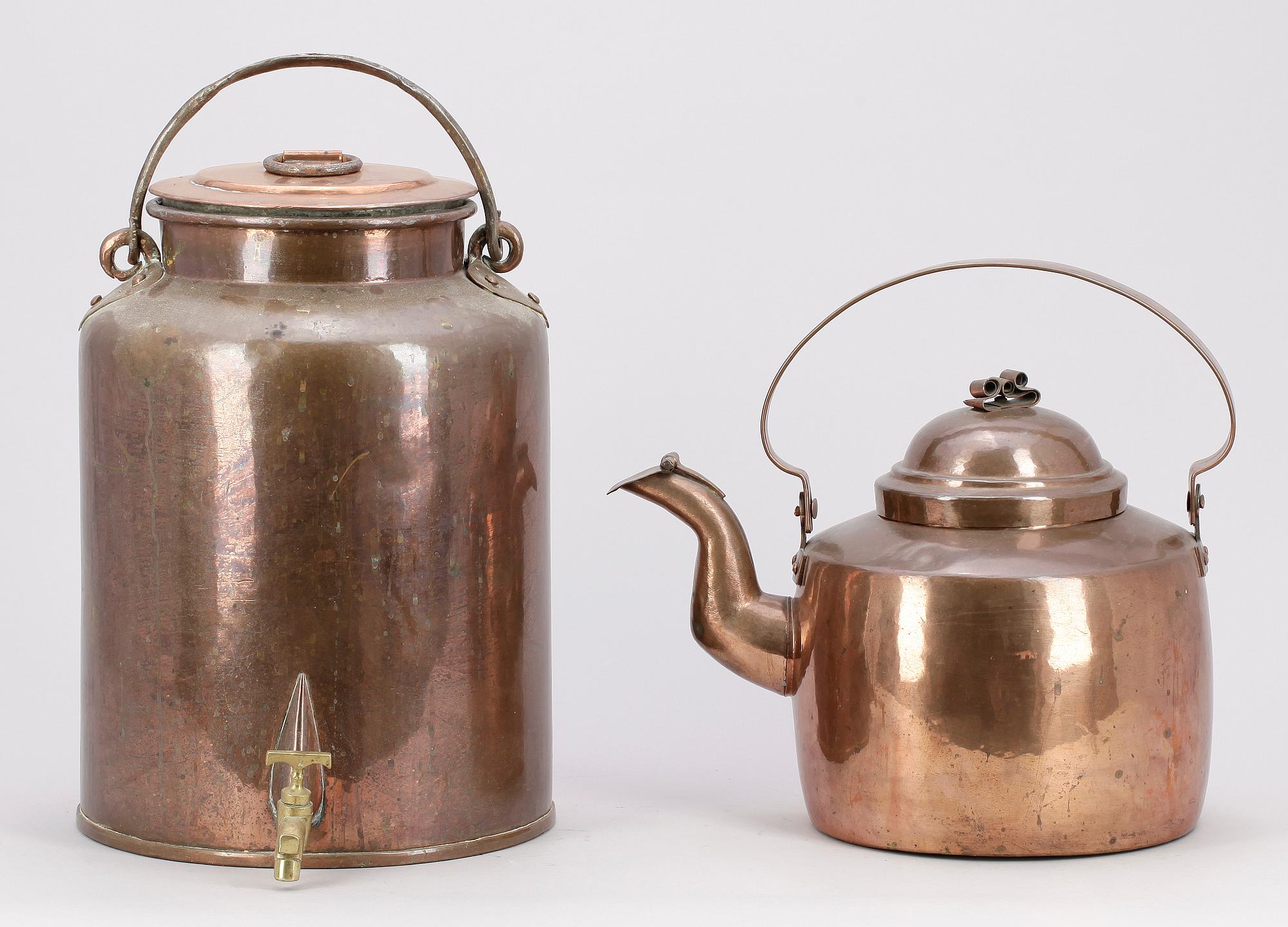 KAFFEPANNA SAMT KÄRL MED TAPPKRAN, koppar, 1800-tal.