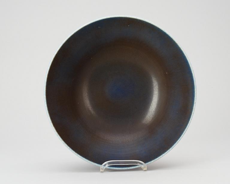 A Berndt Friberg stoneware bowl, Gustavsberg Studio 1954.