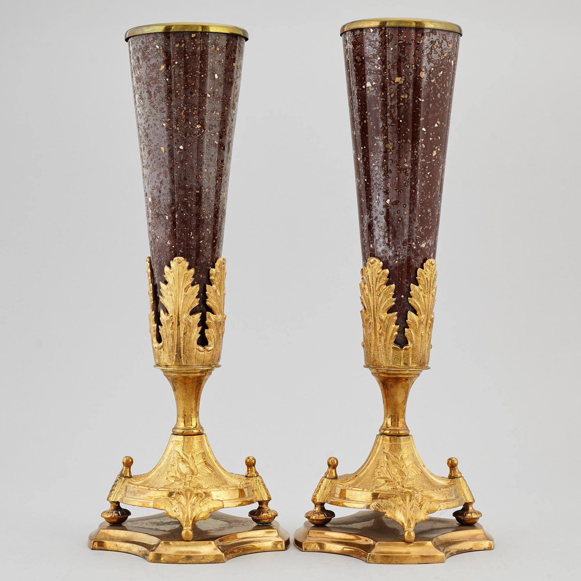 VASER, ett par, empirestil, 1800-tal.