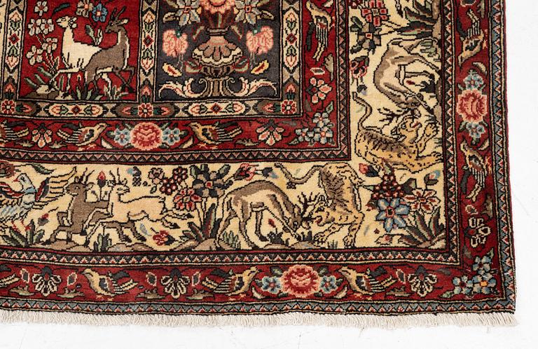 Carpet, oriental, Bakhtiari approx. 303x217 cm.