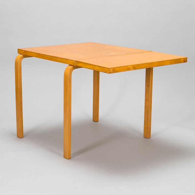 Alvar Aalto, klahvipöytä "DL85", O.Y. Huonekalu- ja Rakennustyötehdas A.B. 1900-luvun puoliväli.