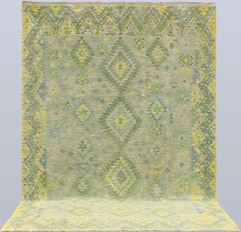 A Kilim carpet, 297 x 200 cm.
