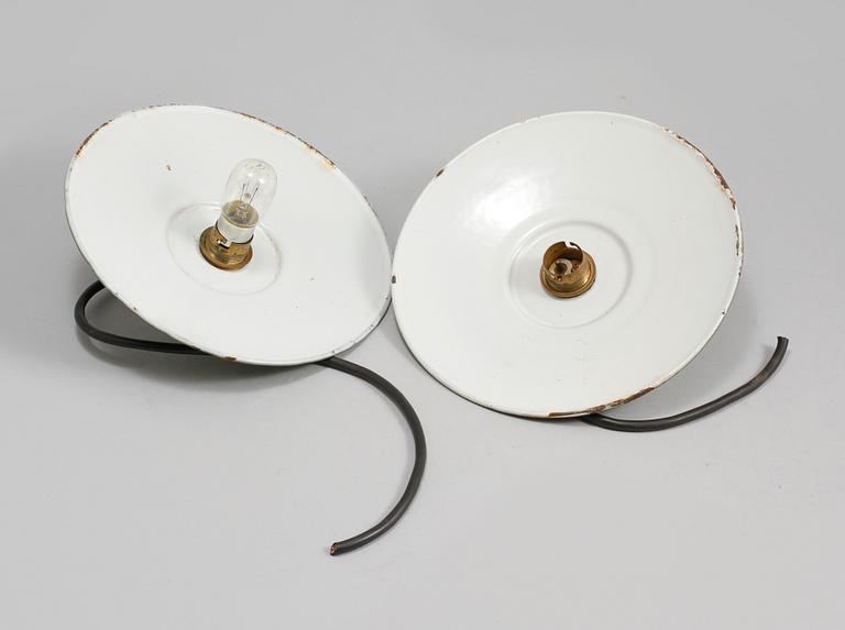 TAKLAMPOR, 2 st, 1900-talets första hälft, höjd 4 cm.