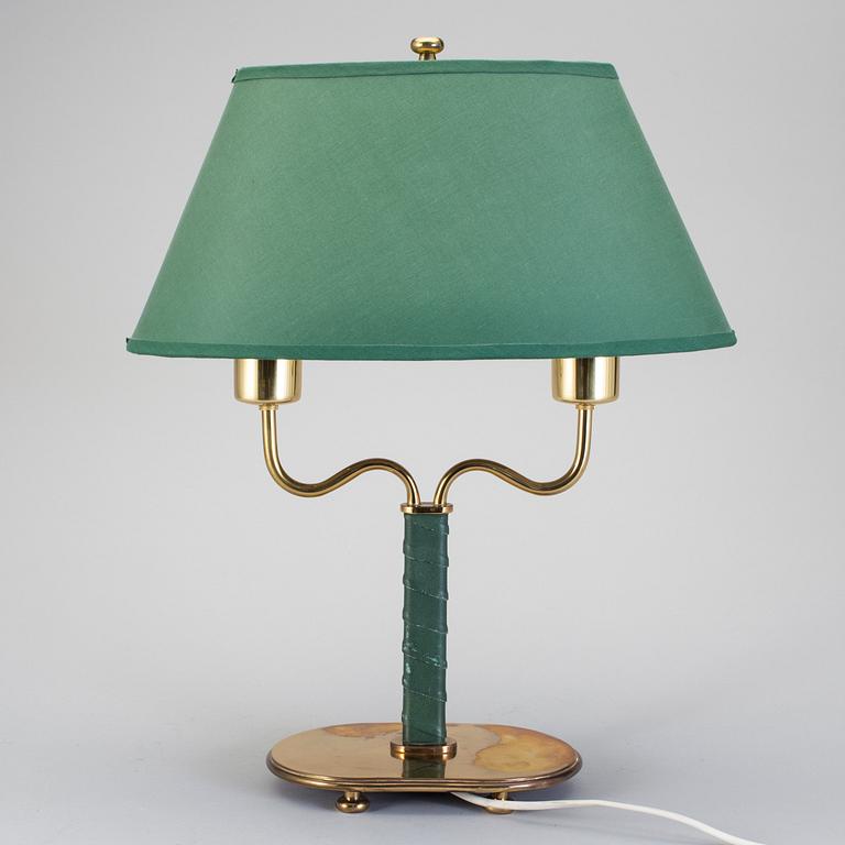 JOSEF FRANK, bordslampa, Firma Svenskt Tenn. Modell 2388.