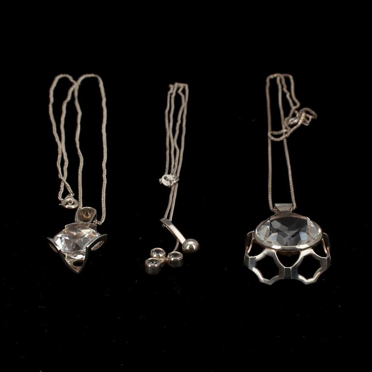 RIIPUKSIA, 3 kpl, hopeaa ja vuorikristallia, Salovaara, Turku 1970-luku.