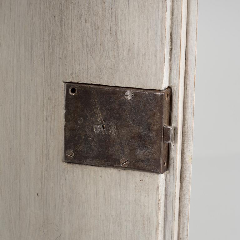 An early 19th century bedside table.