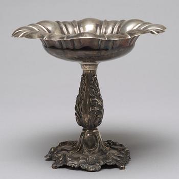 CARL NYSTRÖM, uppsatsskål, silver. Stockholm, 1851. 386 gram.