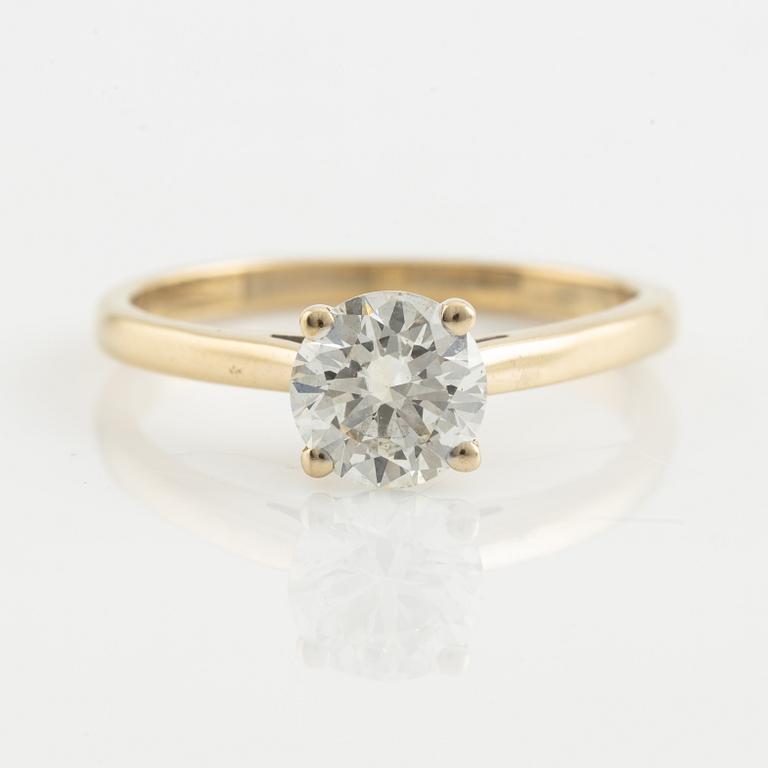 Brilliant cut diamond solitaire ring.