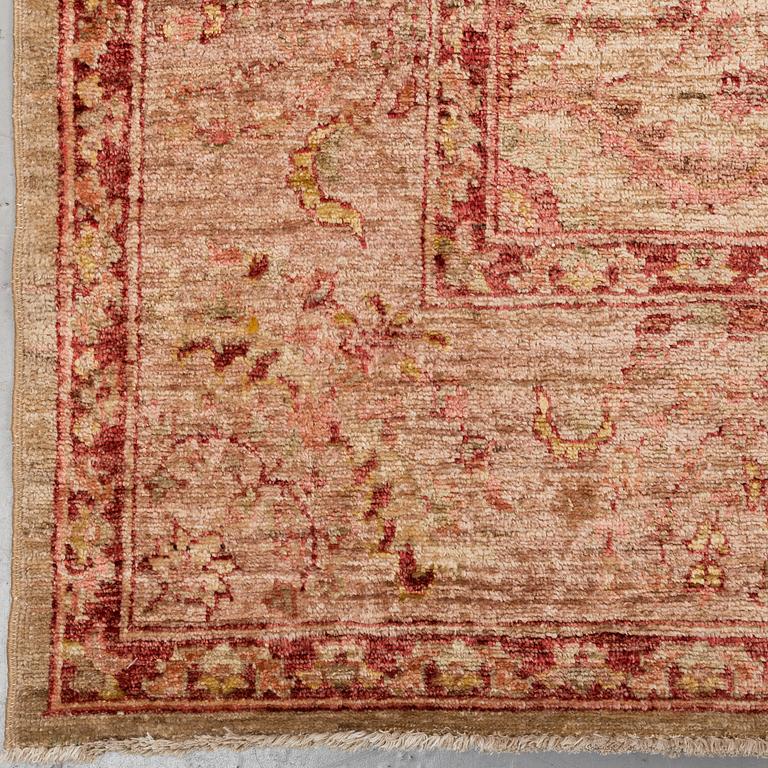 MATTA, Ziegler design, ca 267 x 201 cm.