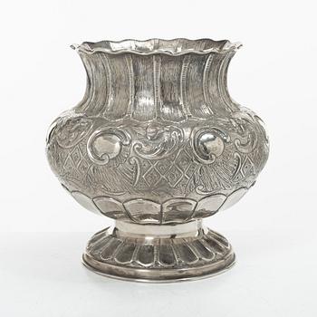 Vase / outer casing, silver, Rococo style, 20th century.